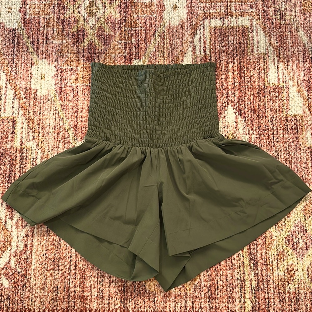 Ingrid and Isabel xs olive green maternity shorts